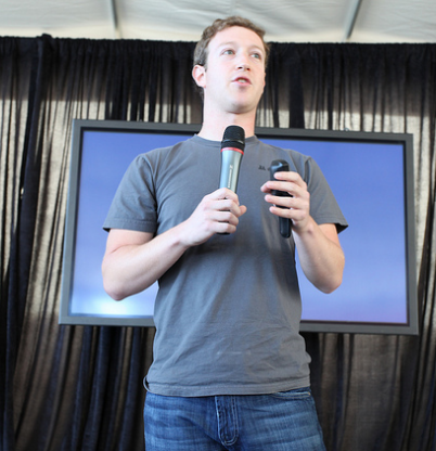 Zuckerberg ติด 1 ใน10 ผู้ชายแต่งตัวยอดแย่ จาก Esquire!
