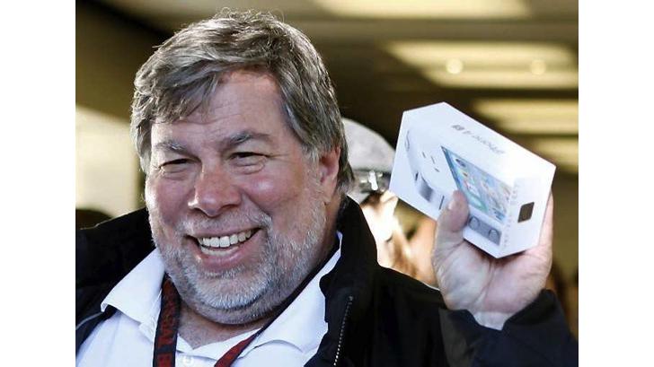 Steve Wozniak หนึ่งในผู้ก่อตั้งบริษัท Apple บอก iPhone ควรจะมีระบบ Android !