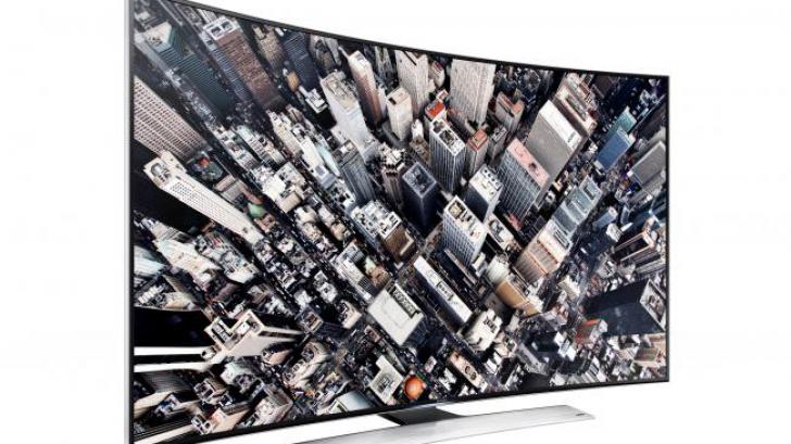 Samsung เปิดตัว Curved UHD TV ทีวีจอโค้ง
