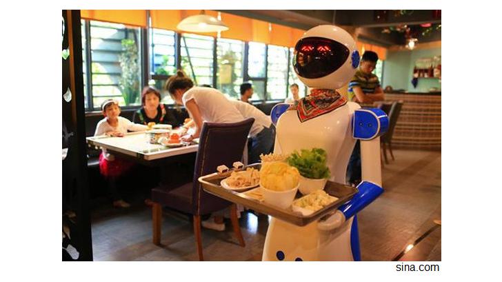 หุ่นยนต์เสริฟอาหารในจีน ทำป่วน ชวนให้ร้านเจ๊ง! ได้เลยทีเดียว