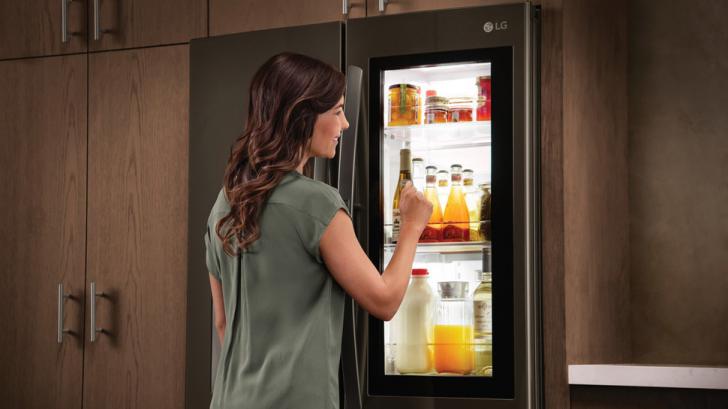 LG InstaView ตู้เย็นสุดล้ำ! เห็นข้างในโดยไม่ต้องเปิด