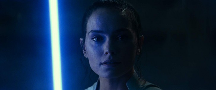 นิยาย The Rise of Skywalker เปิดเผยว่าพ่อของ Rey คือ "ร่างโคลนที่ผิดพลาดของ Palpatine"