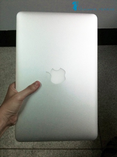 Macbook Air กับความล้ำสมัยกับความบางไม่ถึง 2 cm.