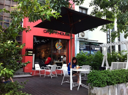 จิบกาแฟ เล่น Ukulele ที่ร้าน Ukucafe