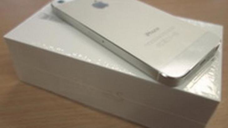 แกะกล่อง iPhone 5 จาก Apple Store และจุดที่ควรเช็คก่อนทำการเปิดเครื่อง