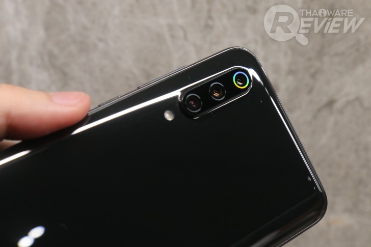 Xiaomi Mi 9 มีชิปเซ็ตเทพ Snapdragon 855 กล้องหลัง 3 ตัว กับค่าตัวน่ารักๆ 
