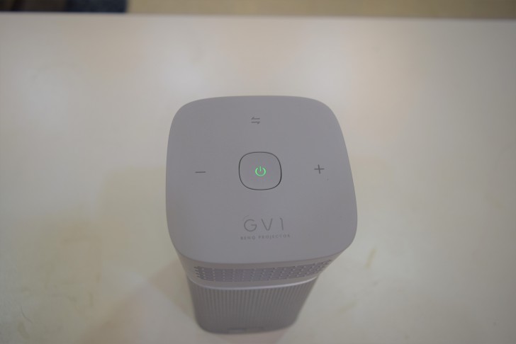 BenQ GV1 มินิโปรเจคเตอร์พกพา เชื่อมต่อ Wi-Fi ได้ พร้อมลำโพง Bluetooth ในตัว