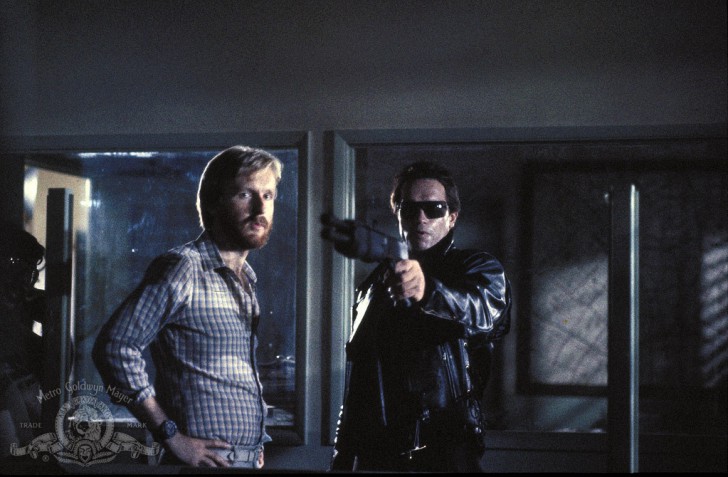 James Cameron และ Arnold Schwarzenegger ในกองถ่าย หนัง ภาพยนตร์ The Terminator