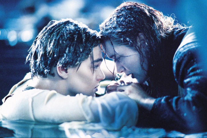 Leonardo DiCaprio และ Kate Winslet จากฉากในหนัง ภาพยนตร์ Titanic