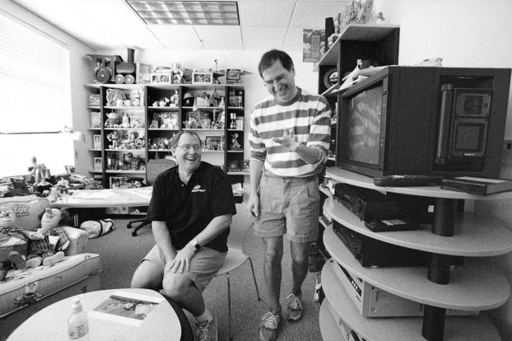ผู้กำกับ John Lasseter (ซ้าย) และ Steve Jobs (ขวา)