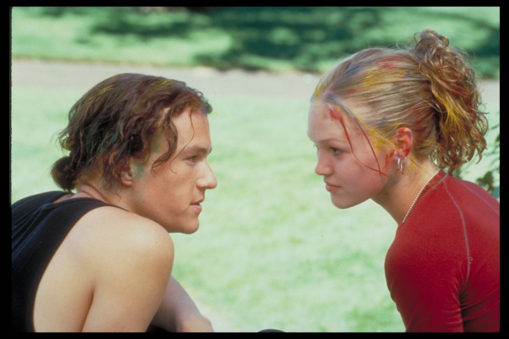 Heath Ledger (ซ้าย) Julia Stiles (ขวา) ใน หนัง ภาพยนตร์ 10 Things I Hate About You