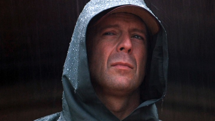 Bruce Willis ในบท David Dunn จากหนัง Unbreakable