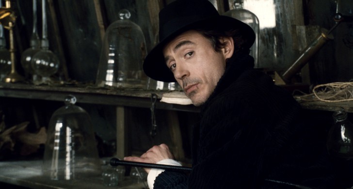 Robert Downey Jr. ในบท Sherlock Holmes จาก หนัง ภาพยนตร์ Sherlock Holmes 