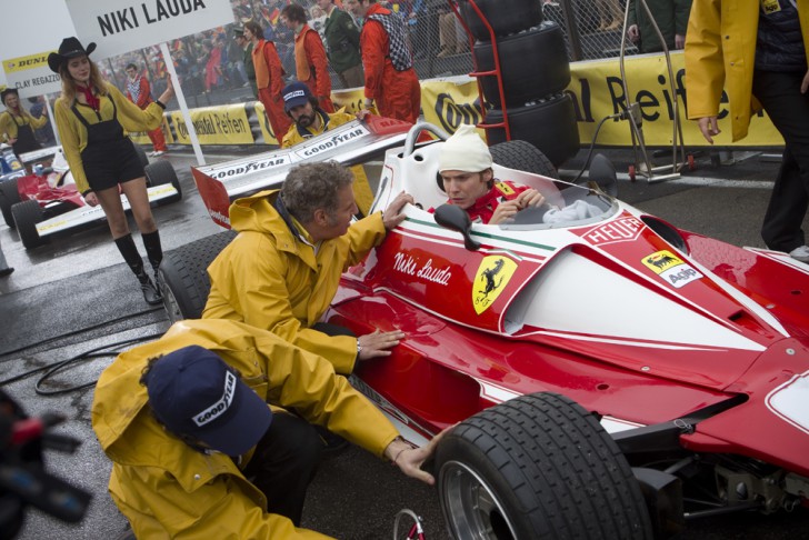 Daniel Brühl บนรถ Formula One ของ Ferrari จากหนัง ภาพยนตร์ Rush
