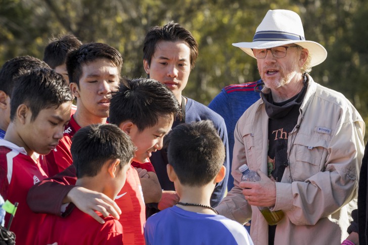 เด็กทีมหมูป่า, เจมส์ - ธีรดนย์ และผู้กำกับ Ron Howard จากหนัง ภาพยนตร์ Thirteen Lives
