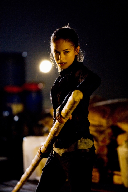Kristin Kreuk ในบท Chun-Li จากหนัง ภาพยนตร์ Street Fighter: The Legend of Chun-Li ค.ศ. 2009 (พ.ศ. 2552)