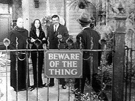 ภาพจากซีรีส์ The Addams Family ค.ศ. 1964-1966 (พ.ศ. 2507-2509)