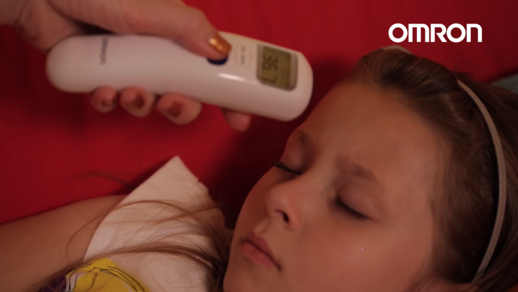 เครื่องวัดไข้แบบยิงหน้าผาก เครื่องวัดอุณหภูมิน้ำนมให้ทารก เครื่องวัดอุณหภูมิห้อง OMRON MC-720