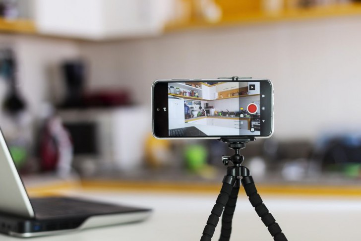 ใช้มือถือเก่าเป็น กล้องเว็บแคม (Use Old Mobile Phone as a Webcam)