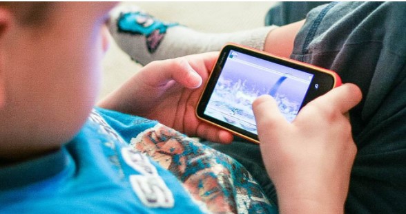 ใช้มือถือเก่าเป็น เครื่องเล่นเกมพกพาสำหรับเด็ก (Use Old Mobile Phone as a Portable Game Player for Kids)