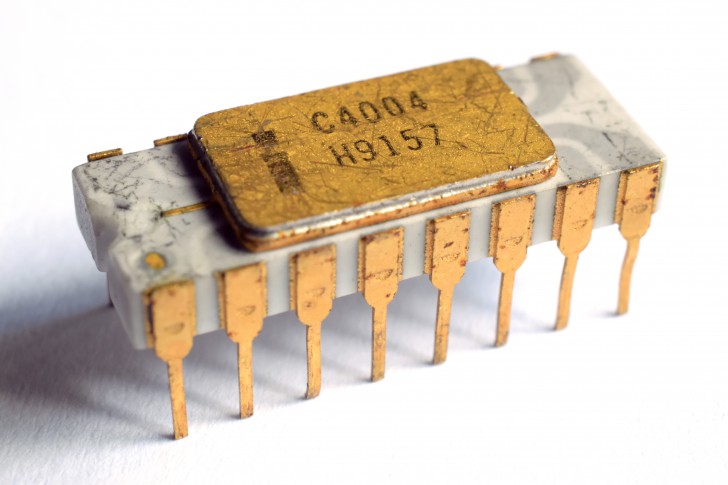 Intel 4004 ซีพียูแบบ 4 บิต ชิป Microprocessor ตัวแรกของโลกที่วางจำหน่ายในเชิงพาณิชย์