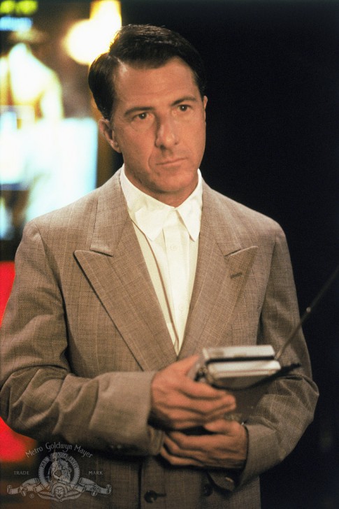 Dustin Hoffman ในบท Raymond Babbitt จากหนัง ภาพยนตร์ Rain Man ค.ศ. 1988 (พ.ศ. 2531)