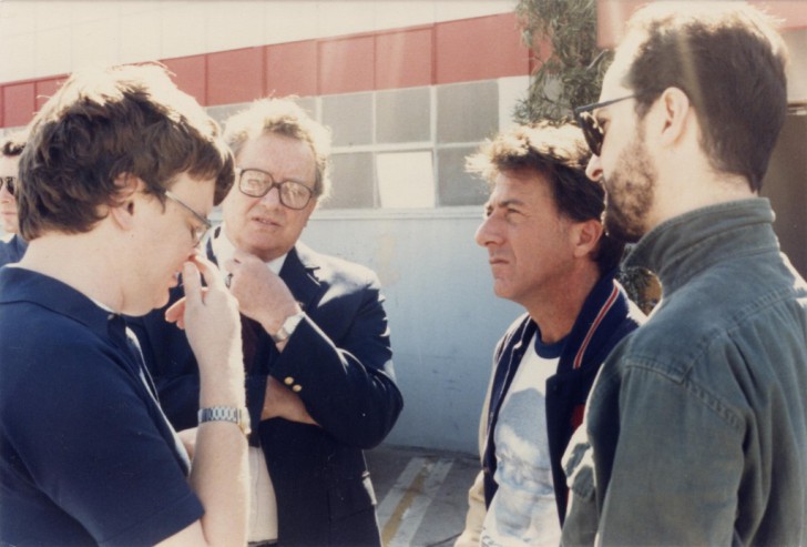 Kim Peek (ซ้ายสุด) และ Dustin Hoffman (คนที่ 2 จากขวา)