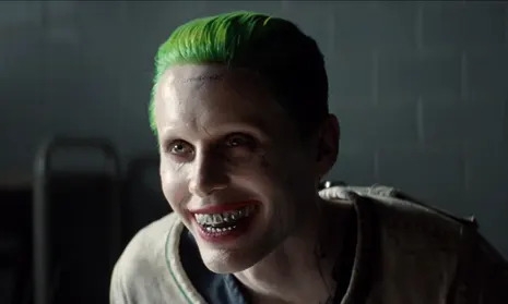 Jared Leto ในบท Joker จากหนัง ภาพยนตร์ Suicide Squad ค.ศ. 2016 (พ.ศ. 2559)