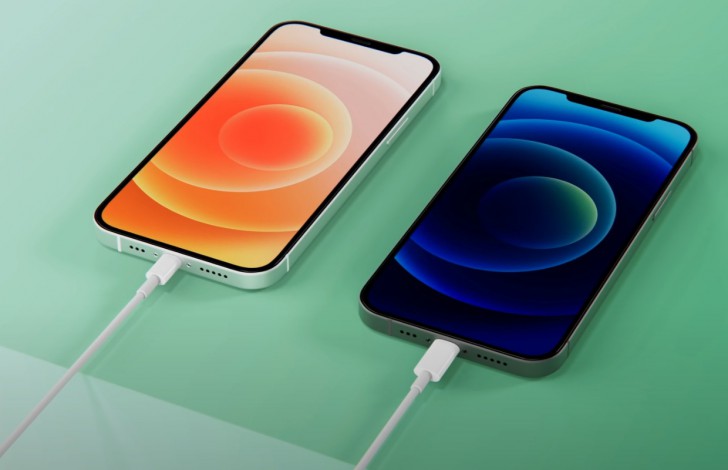 เสียบสายชาร์จ iPhone (Connect charging cable on iPhone)