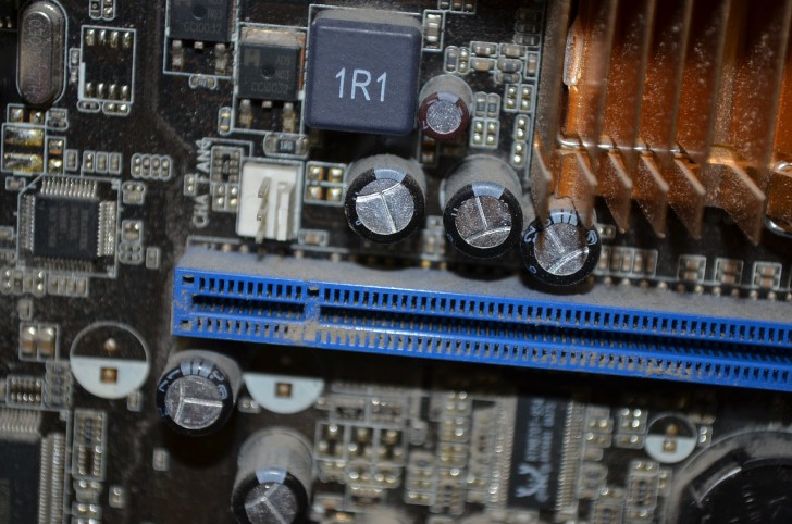 ฝุ่นทำอันตรายกับคอมพิวเตอร์อย่างไร ? (How is dust harmed your computer ?)