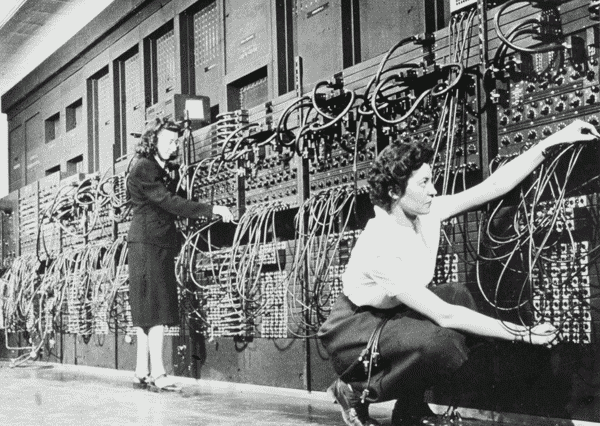เครื่อง ENIAC หรือ คอมพิวเตอร์แบบดิจิทัลเครื่องแรกของโลก